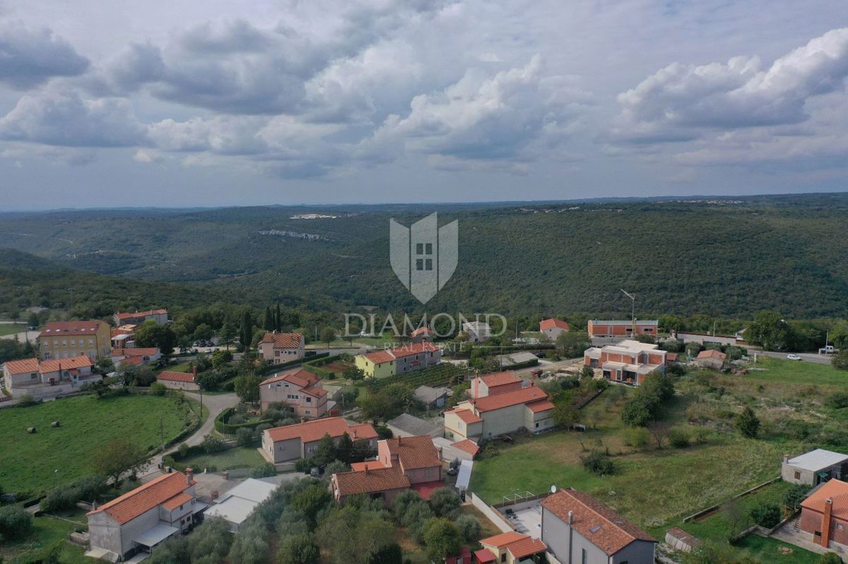 Kanfanar, centro, terreno edificabile con edificio registrato