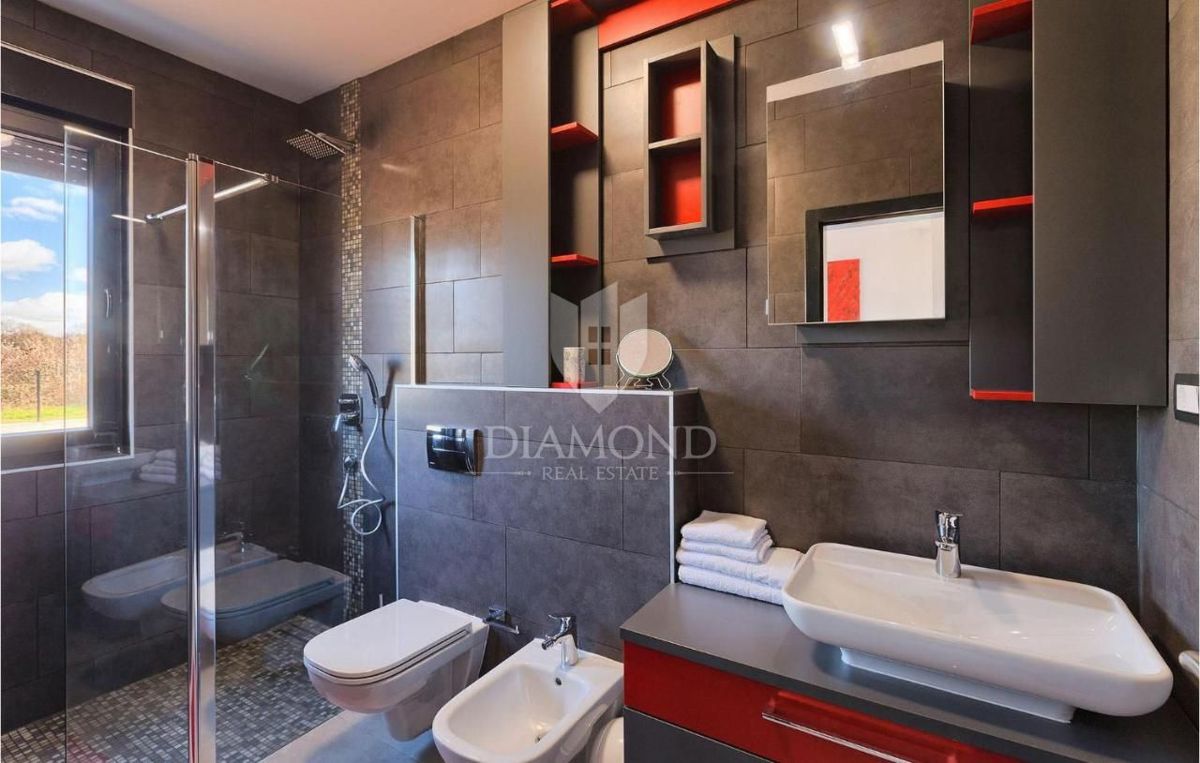 Istria, Dignano, dintorni, moderna casa a un piano con piscina