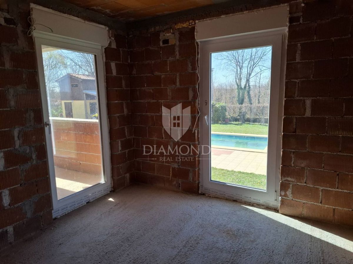 Casa incompiuta vicino a Labin