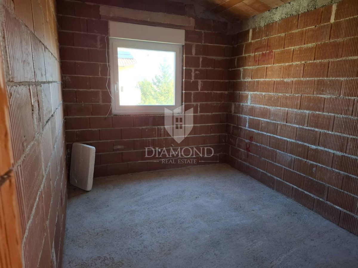 Casa incompiuta vicino a Labin