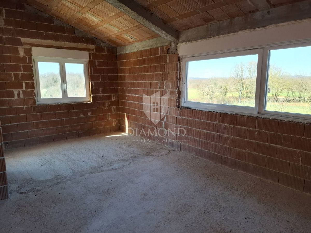 Casa incompiuta vicino a Labin