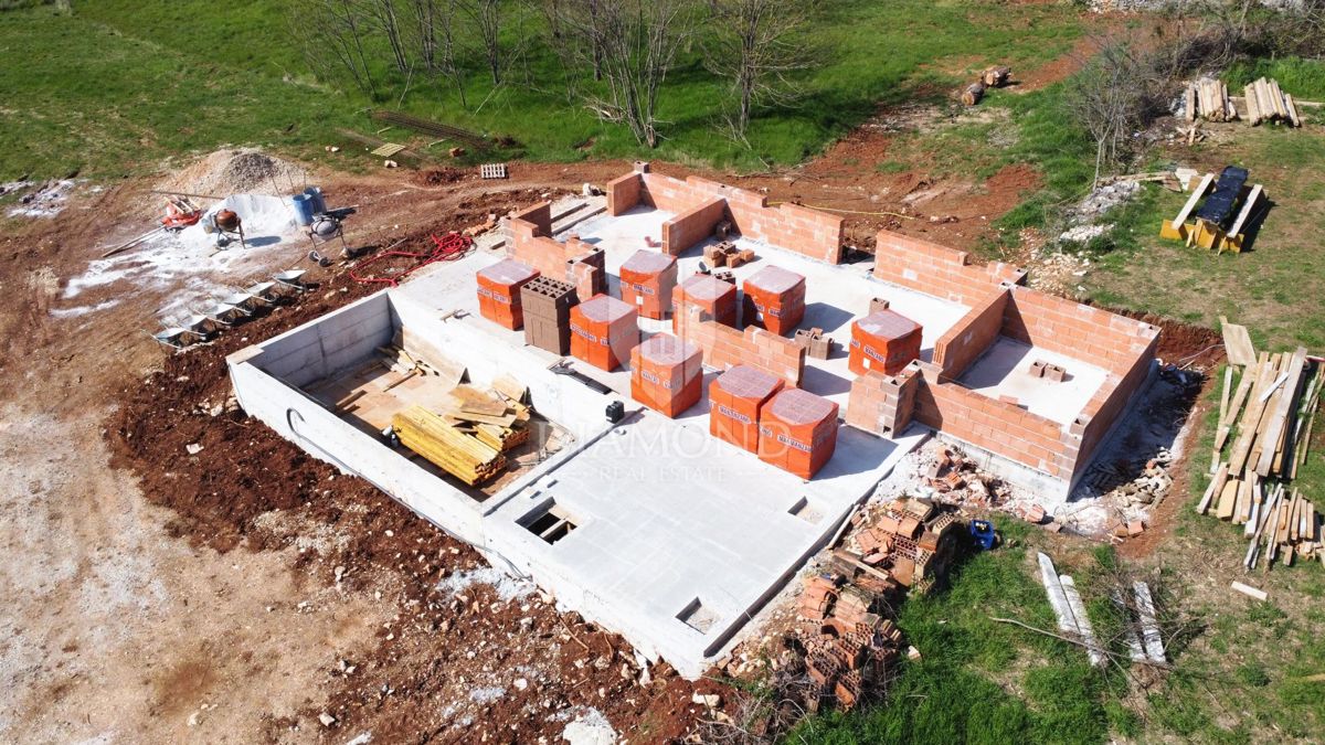  Villa con piscina e vista sulla natura