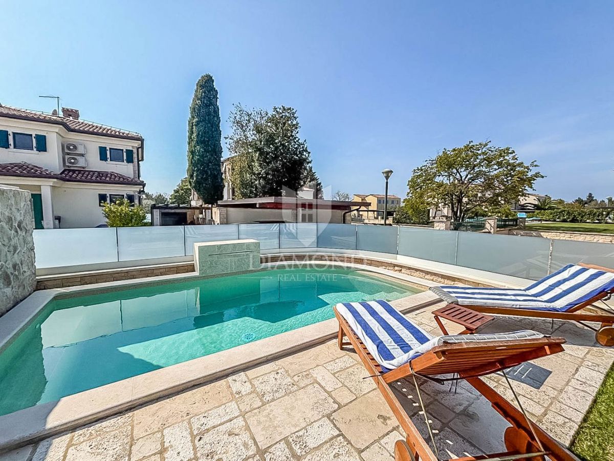 Umago, Salvore - graziosa casa con piscina a 150 metri dalla spiaggia!