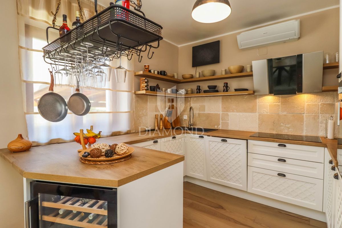 Umago, Salvore - graziosa casa con piscina a 150 metri dalla spiaggia!