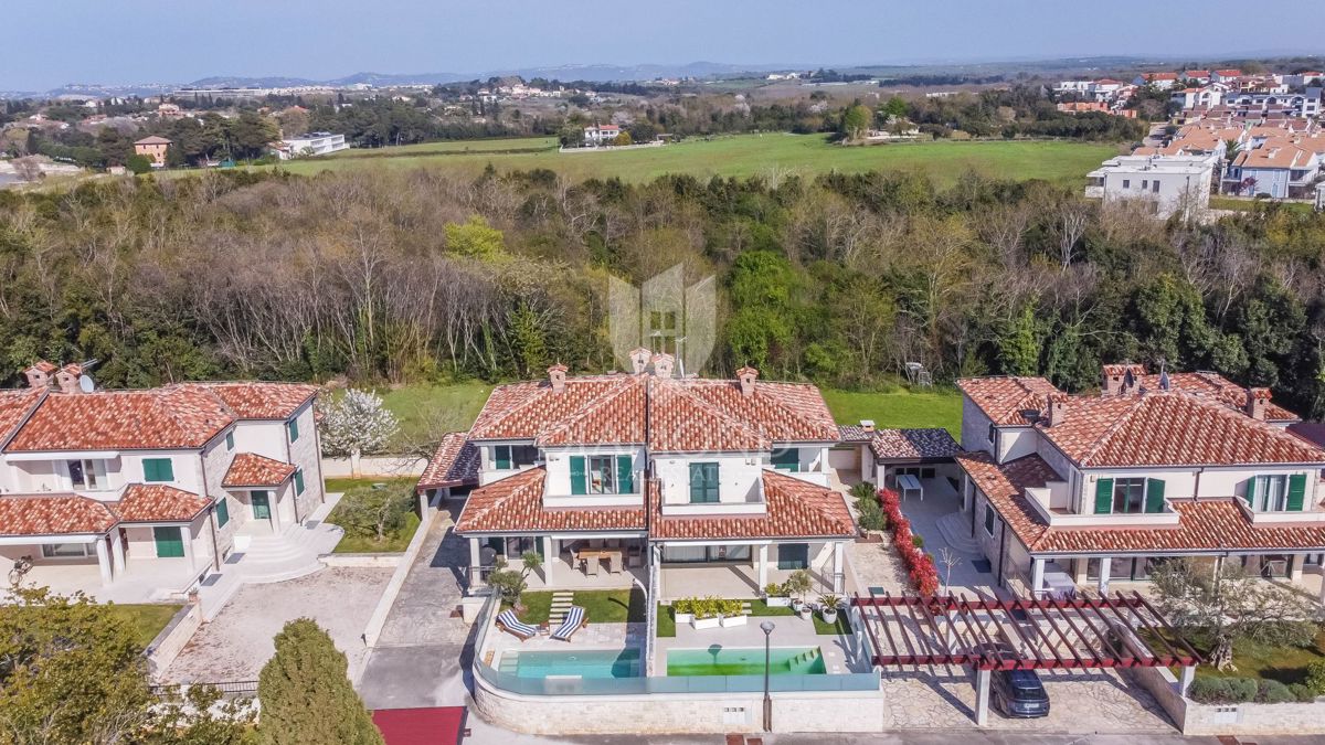 Umago, Salvore - graziosa casa con piscina a 150 metri dalla spiaggia!