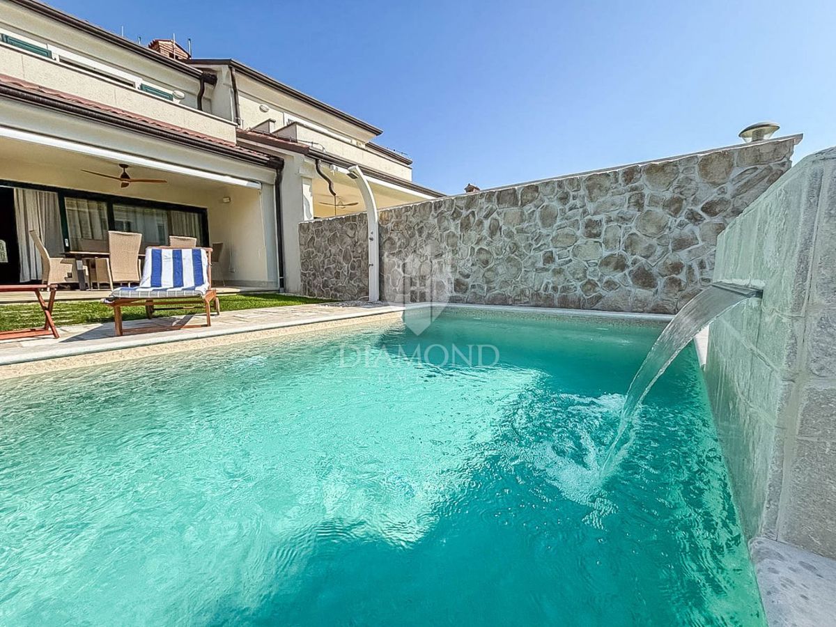 Umago, Salvore - graziosa casa con piscina a 150 metri dalla spiaggia!