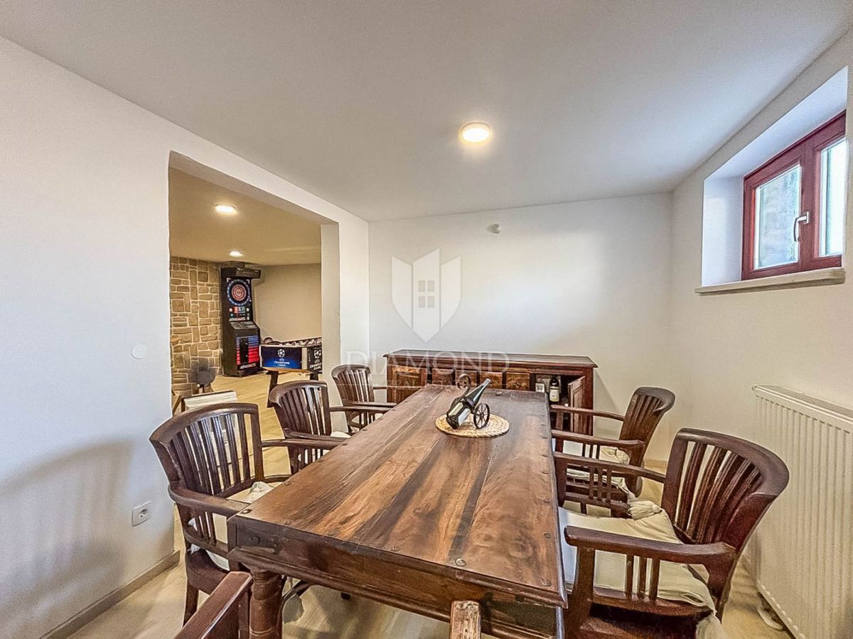 Umago, Salvore - graziosa casa con piscina a 150 metri dalla spiaggia!