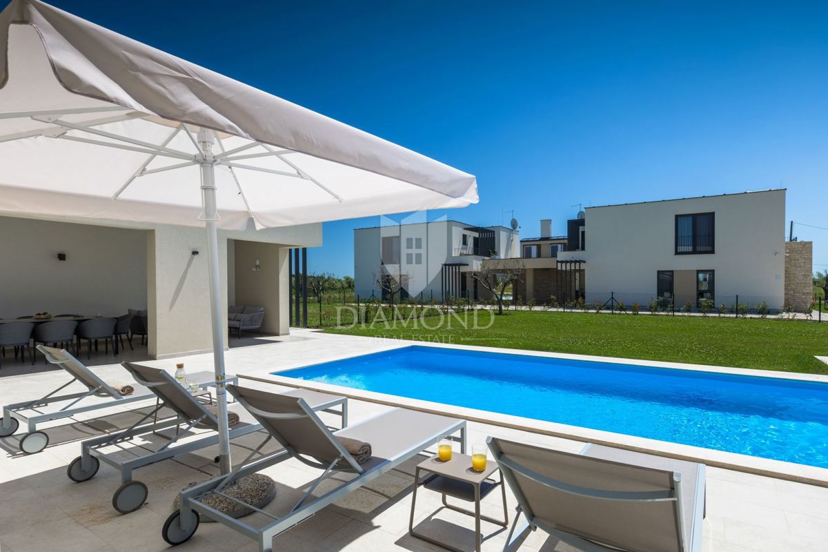 Verteneglio, bellissima villa con piscina in cima a una collina