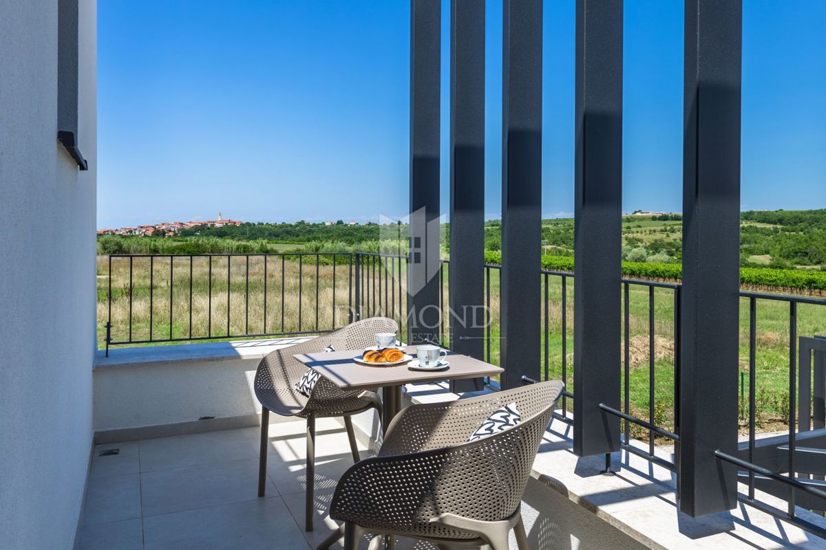 Verteneglio, bellissima villa con piscina in cima a una collina