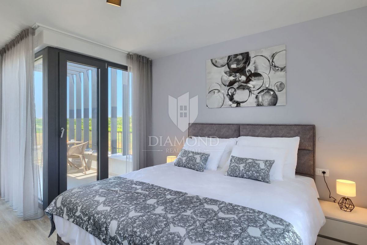 Verteneglio, bellissima villa con piscina in cima a una collina