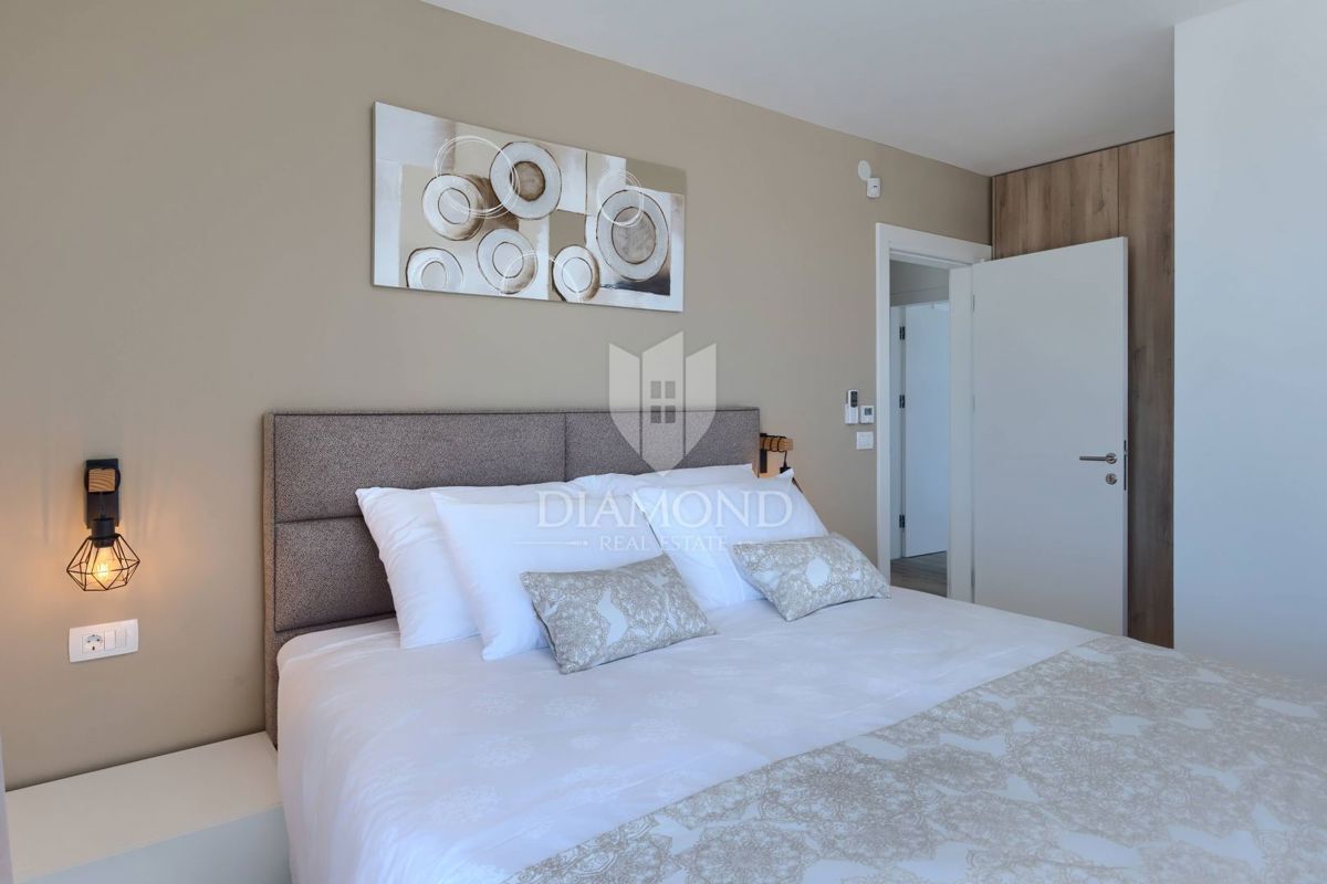 Verteneglio, bellissima villa con piscina in cima a una collina