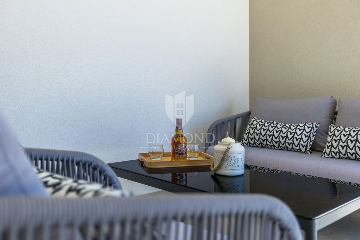 Verteneglio, bellissima villa con piscina in cima a una collina