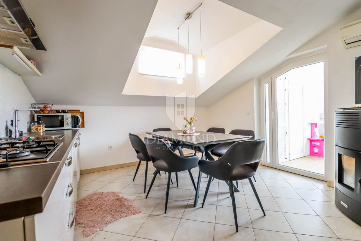 Rovigno, dintorni, spazioso appartamento familiare in posizione tranquilla