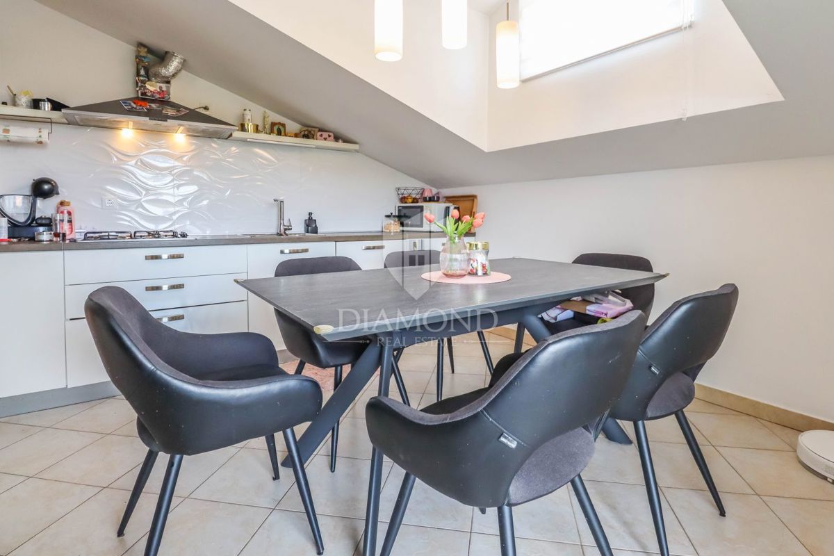 Rovigno, dintorni, spazioso appartamento familiare in posizione tranquilla