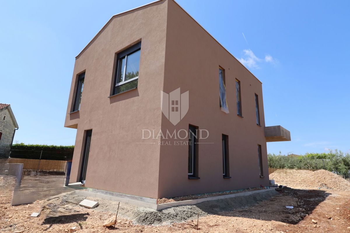 Parenzo – dintorni: Casa moderna con piscina in zona tranquilla