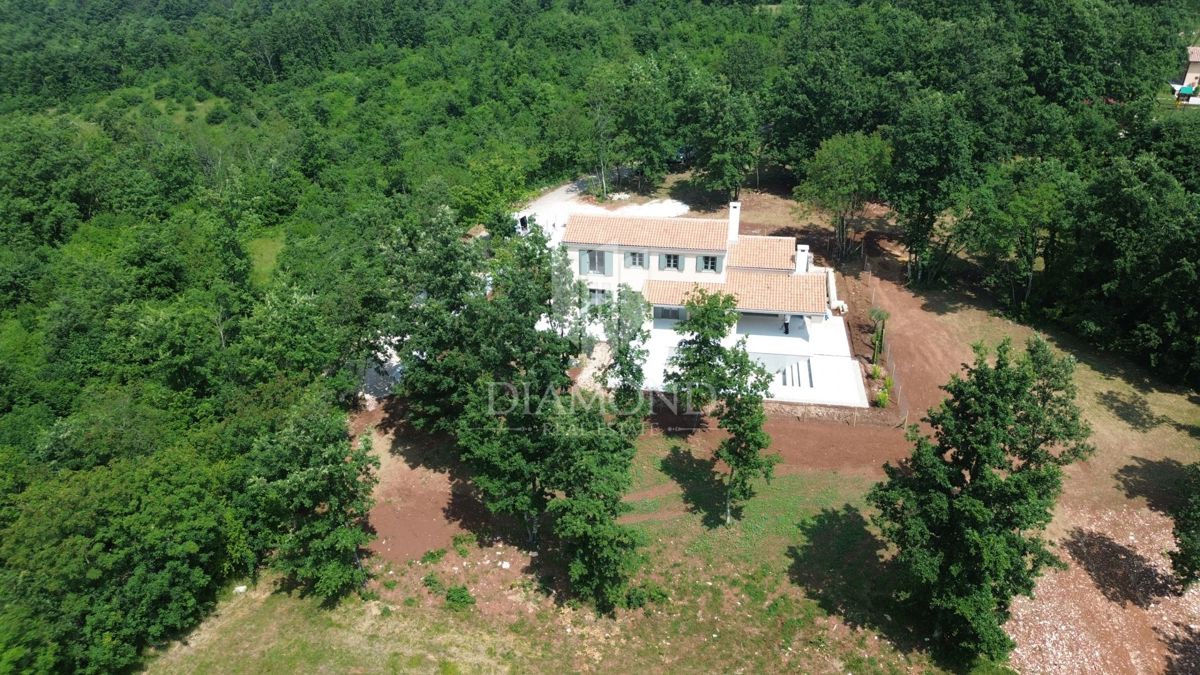 Bella casa spaziosa in posizione appartata