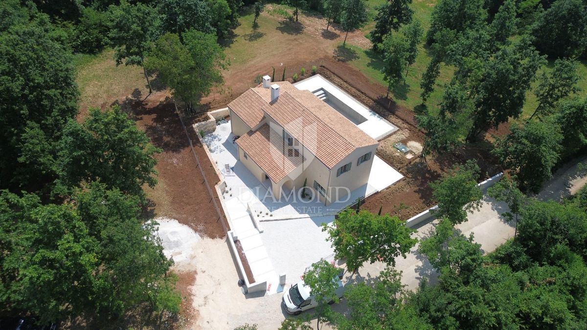 Bella casa spaziosa in posizione appartata