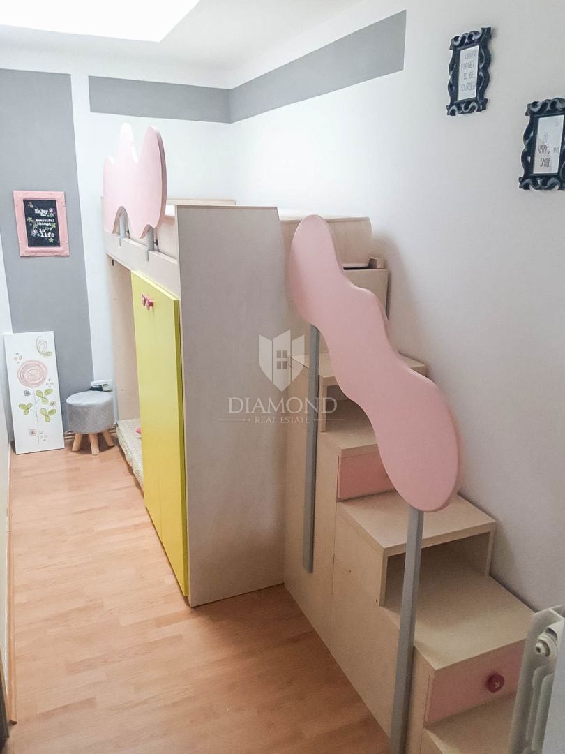 Casa a due piani con ampio giardino - Peroj