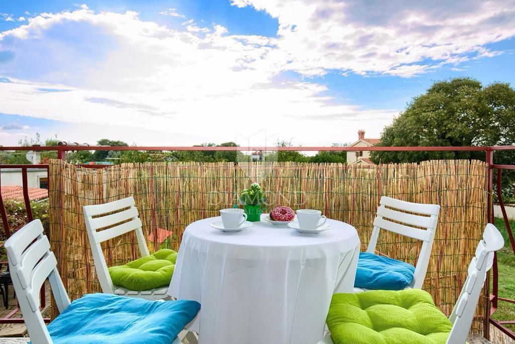 Casa a due piani con ampio giardino - Peroj