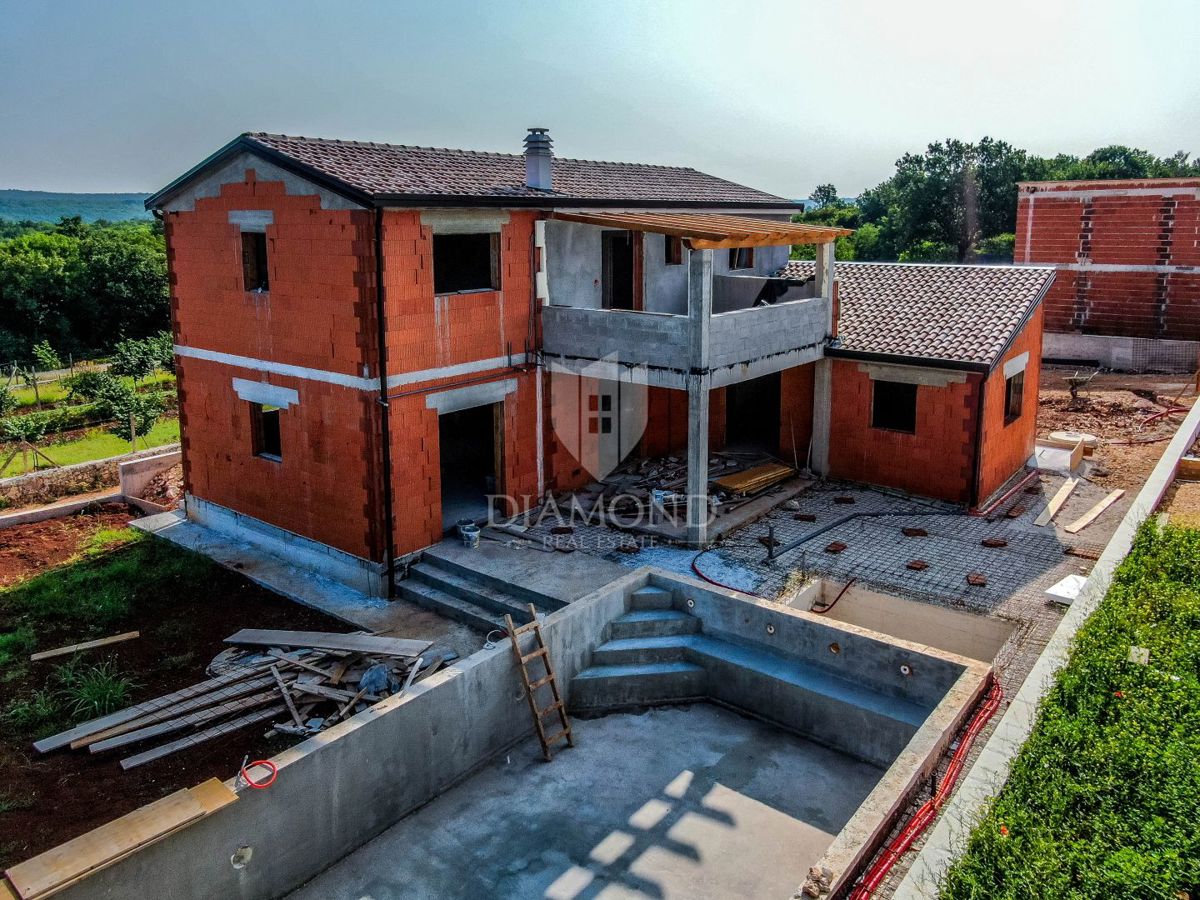 Rovigno, dintorni, nuova casa con piscina e vista sulla natura