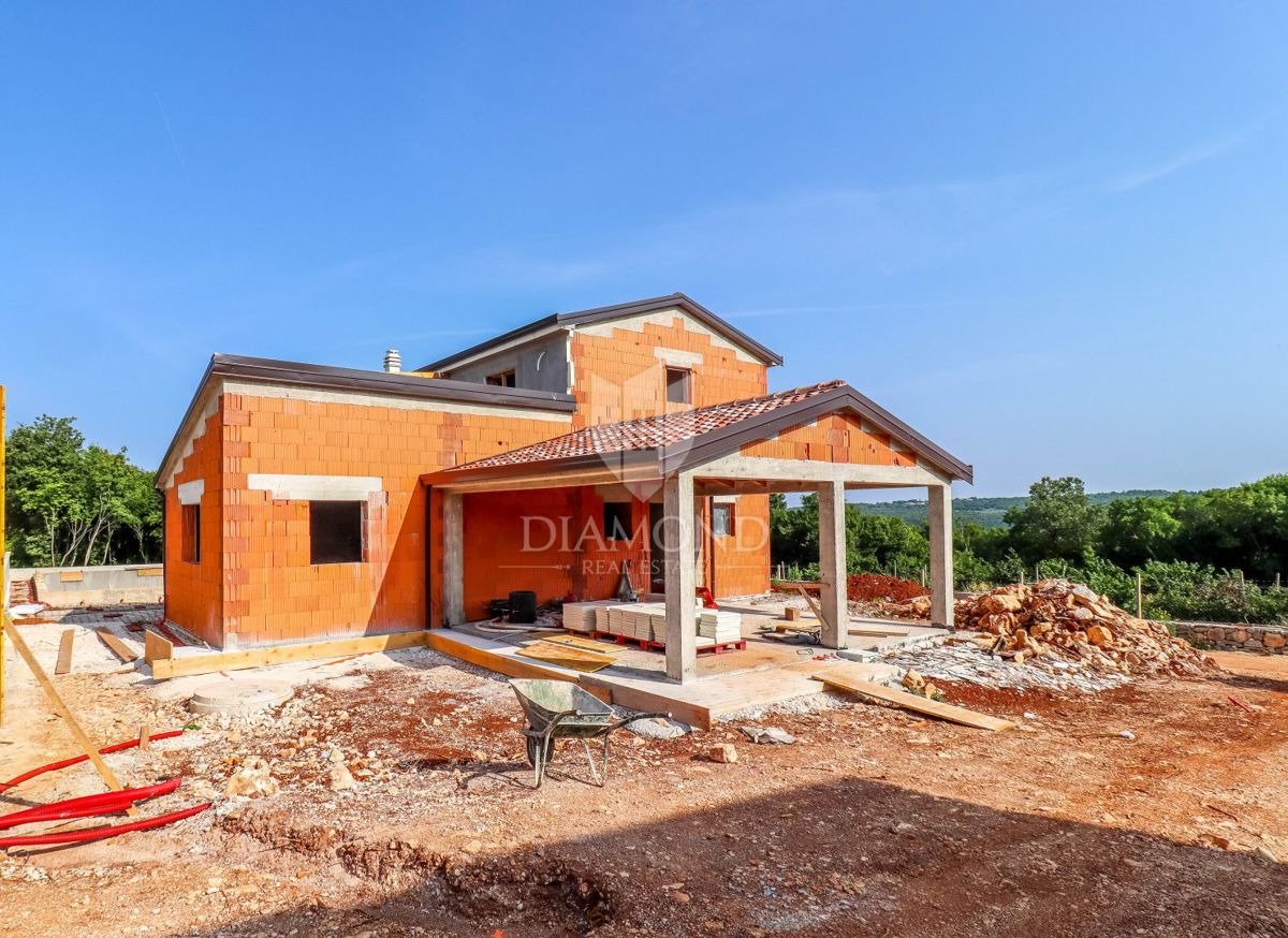 Rovigno, dintorni, nuova casa con piscina e vista sulla natura