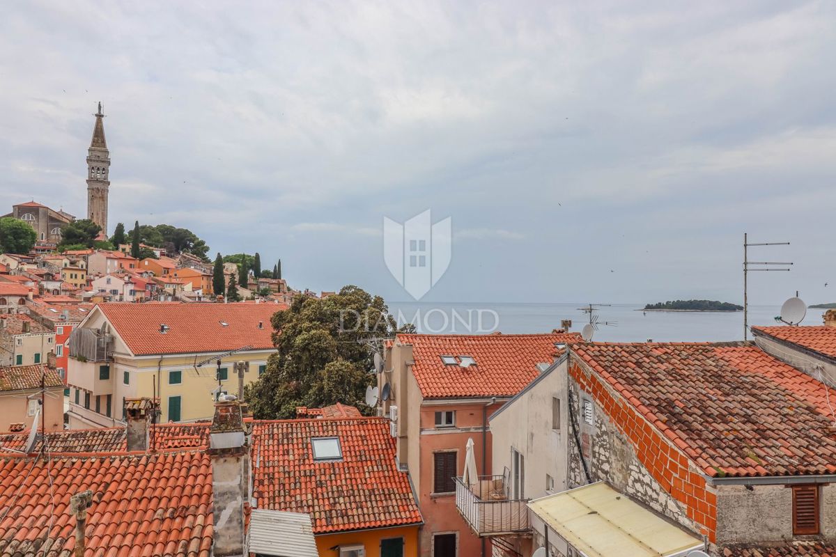 ESCLUSIVO! Rovigno, splendido appartamento con vista mare!