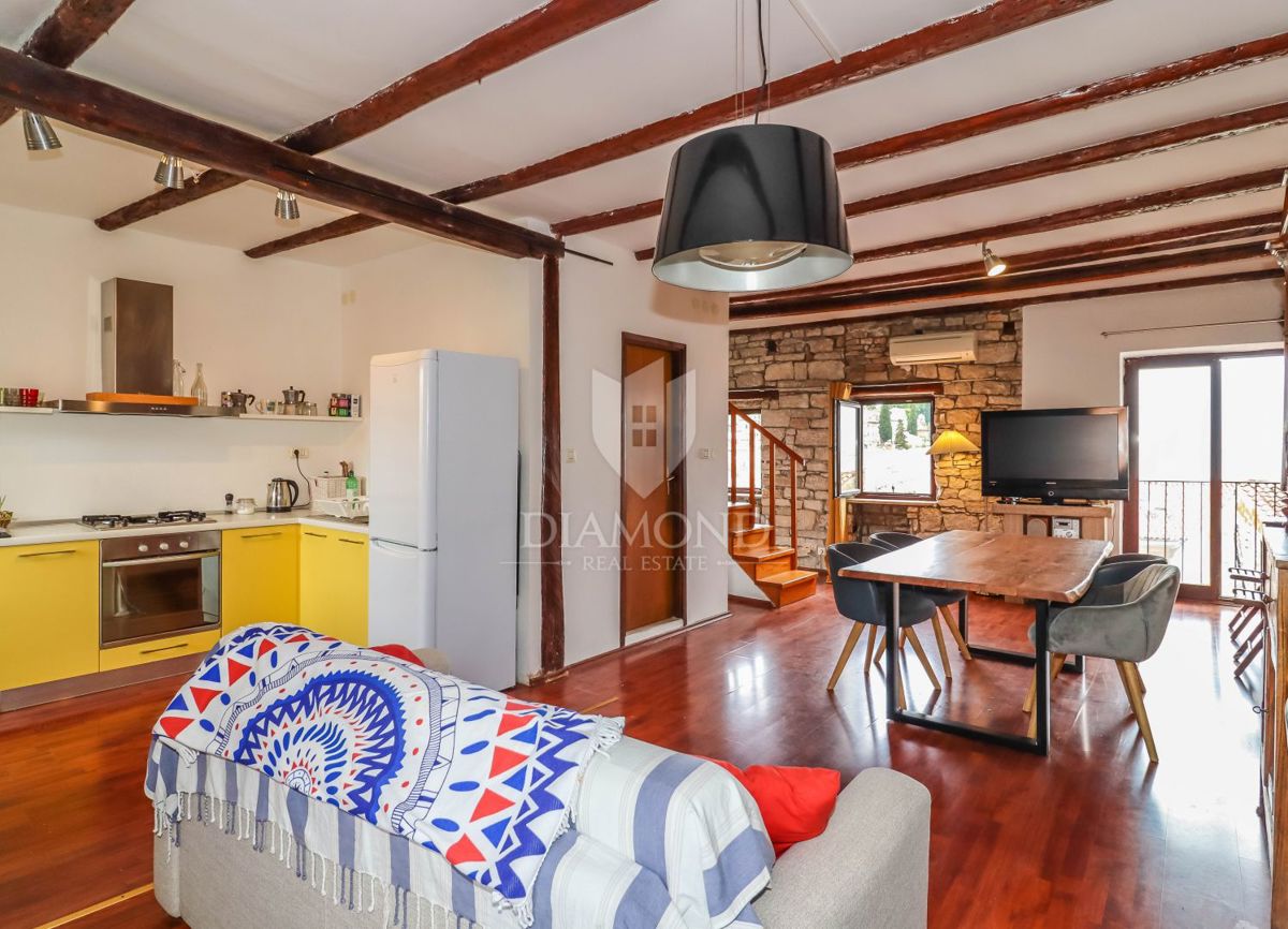 ESCLUSIVO! Rovigno, splendido appartamento con vista mare!