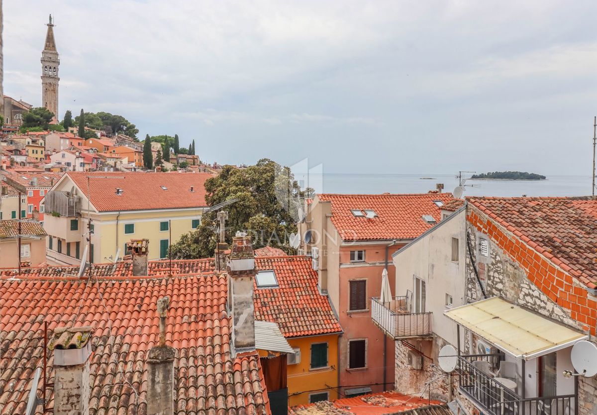 ESCLUSIVO! Rovigno, splendido appartamento con vista mare!