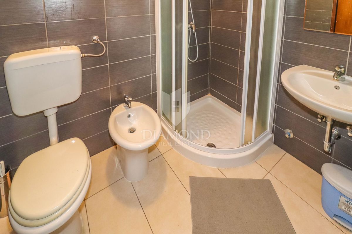 ESCLUSIVO! Rovigno, splendido appartamento con vista mare!