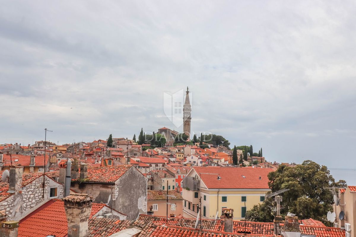 ESCLUSIVO! Rovigno, splendido appartamento con vista mare!