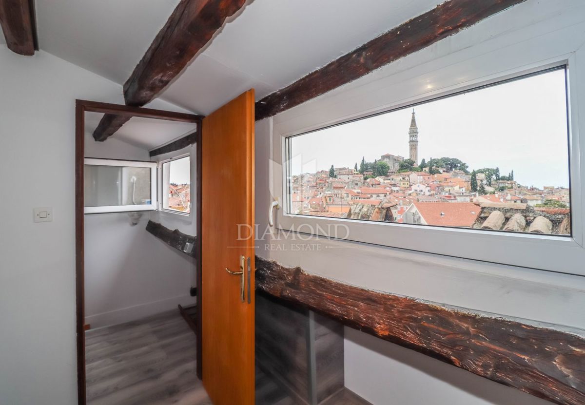 ESCLUSIVO! Rovigno, splendido appartamento con vista mare!