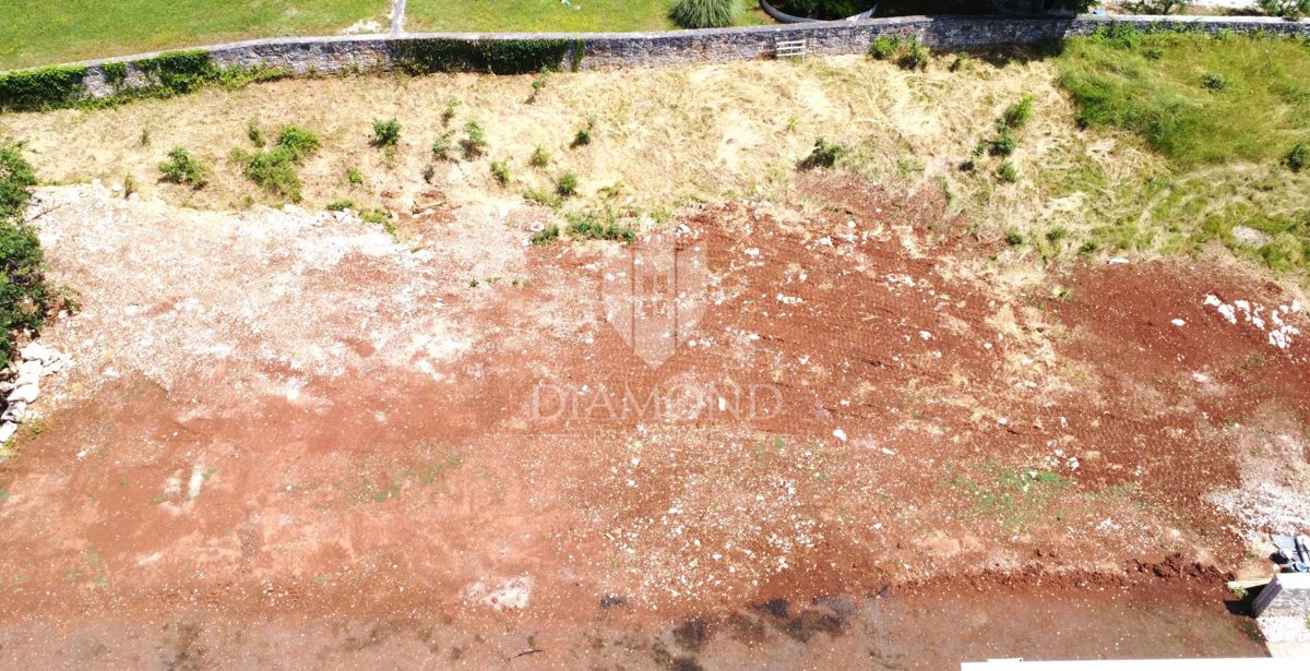 Terreno Poreč, 1.642m2