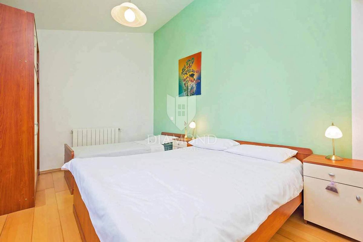 Poreč, dintorni – Elegante casa in pietra con piscina e vista mare