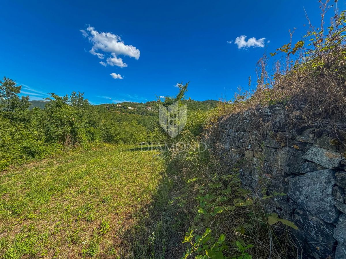 Montona, dintorni, l'unico terreno edificabile in un posto tranquillo!