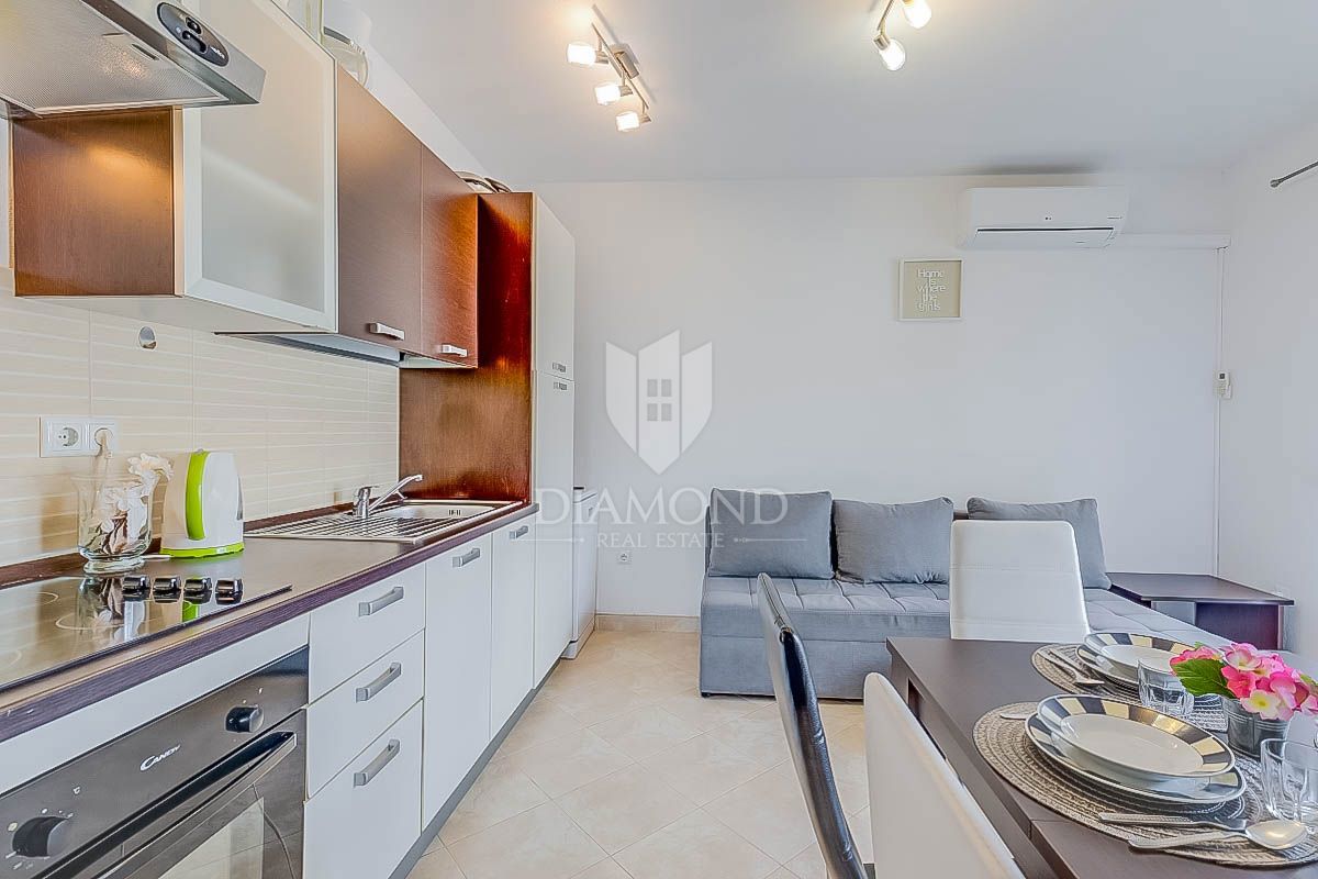 Zona Cittanova, due appartamenti a 300 metri dal mare!