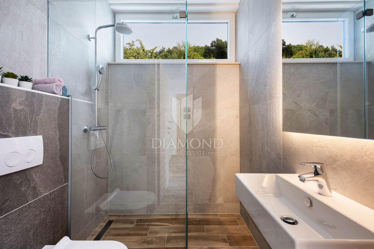 Isola di Krk, villa moderna con vista mare 