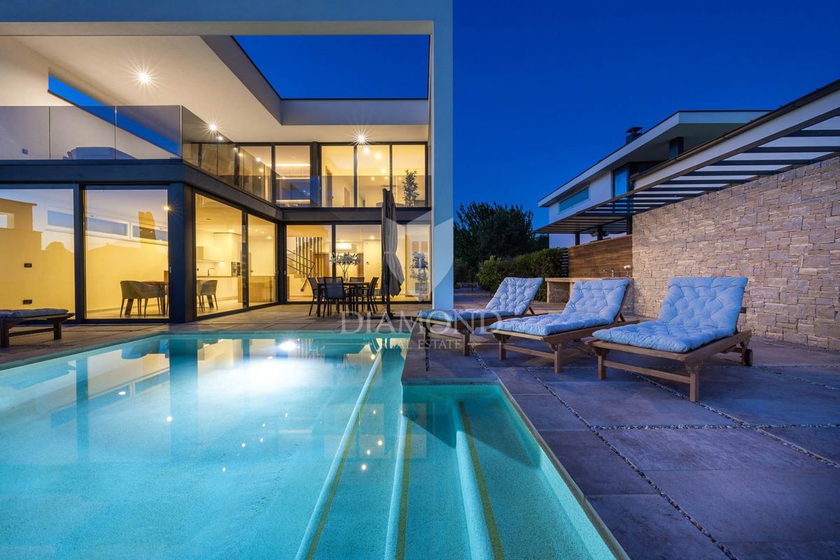 Isola di Krk, villa moderna con vista mare 