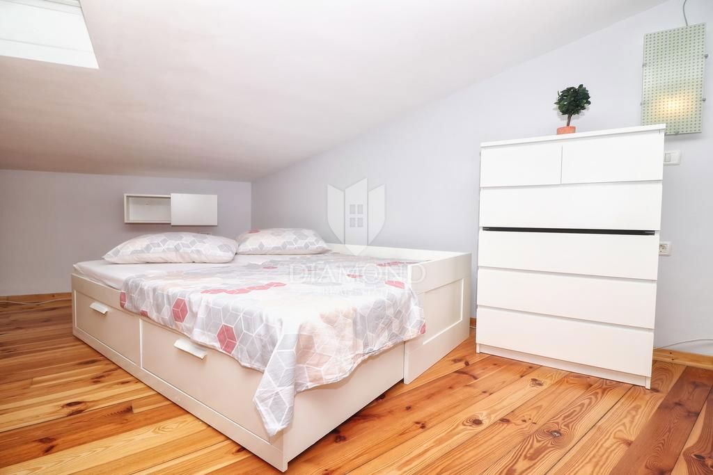 Rovigno! Appartamento, balcone, parcheggio, a 200 metri dalla spiaggia!