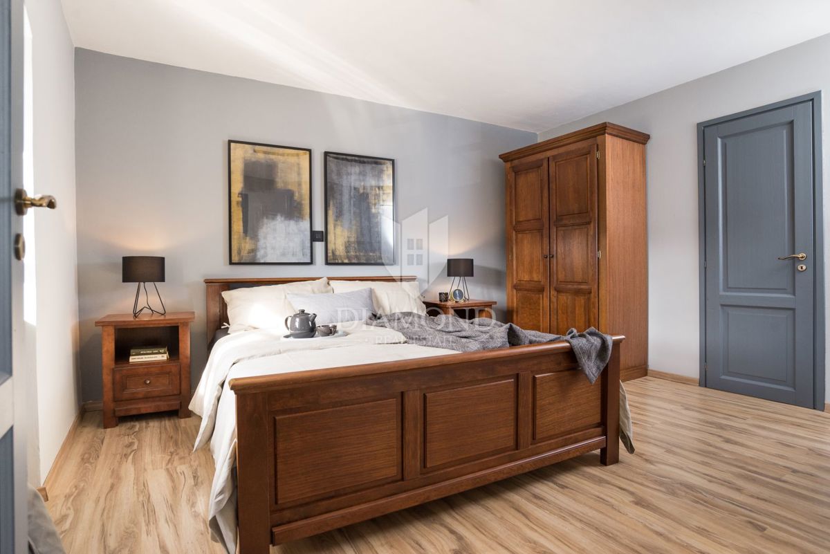 OCCASIONE! Autentica casa in pietra con piscina vicino a Rovigno