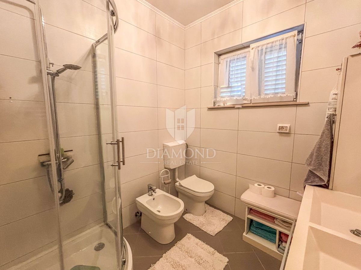 Istria, Cittanova, Appartamento con vista mare nel cuore di Cittanova!