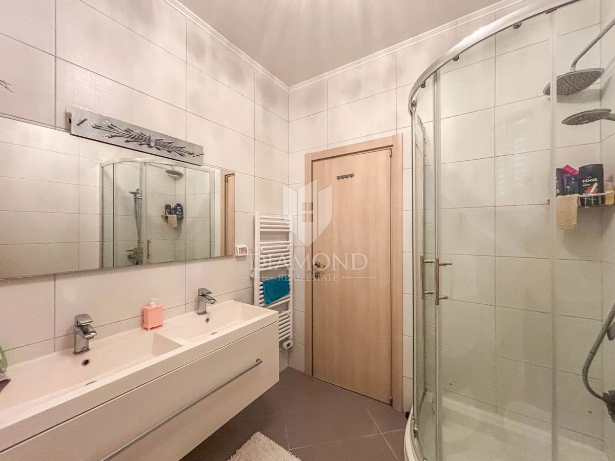 Istria, Cittanova, Appartamento con vista mare nel cuore di Cittanova!