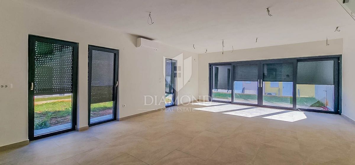 Opportunità! Attraente casa bifamiliare vicino al mare!