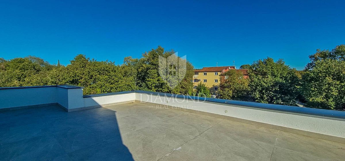 Opportunità! Attraente casa bifamiliare vicino al mare!