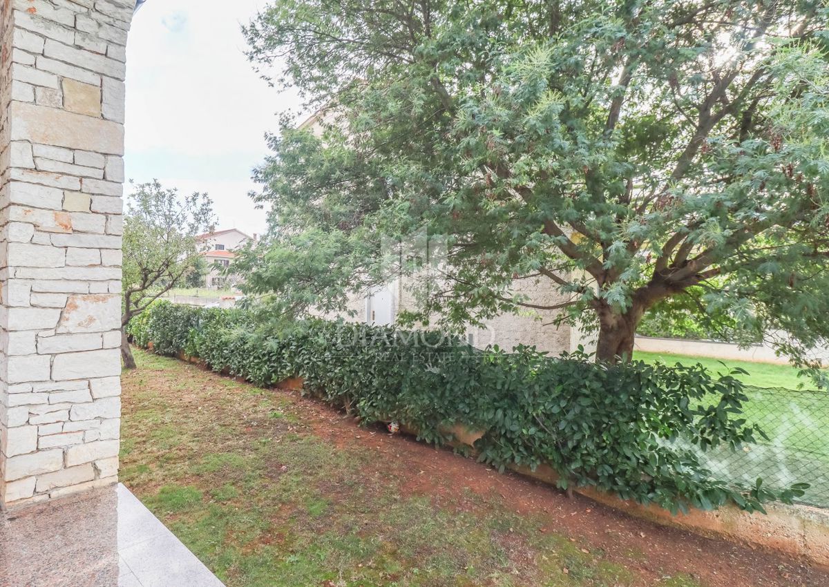 Pola, Veli Vrh, casa con piscina, garage e terrazza