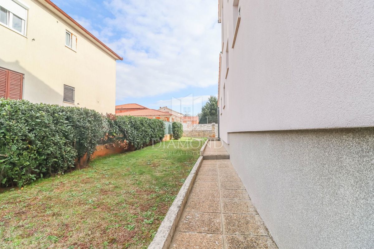 Pola, Veli Vrh, casa con piscina, garage e terrazza