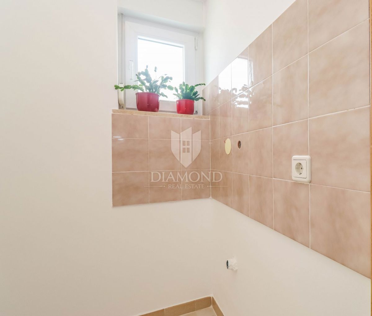 Pola, Veli Vrh, casa con piscina, garage e terrazza