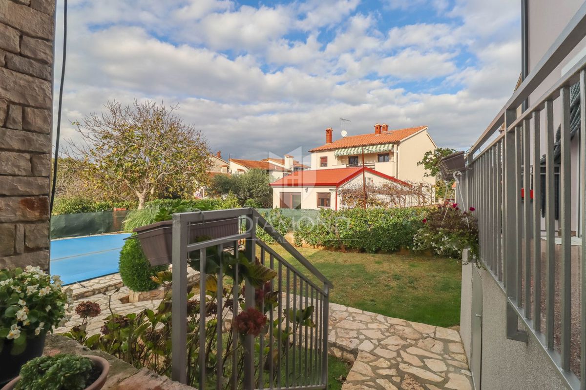 Pola, Veli Vrh, casa con piscina, garage e terrazza