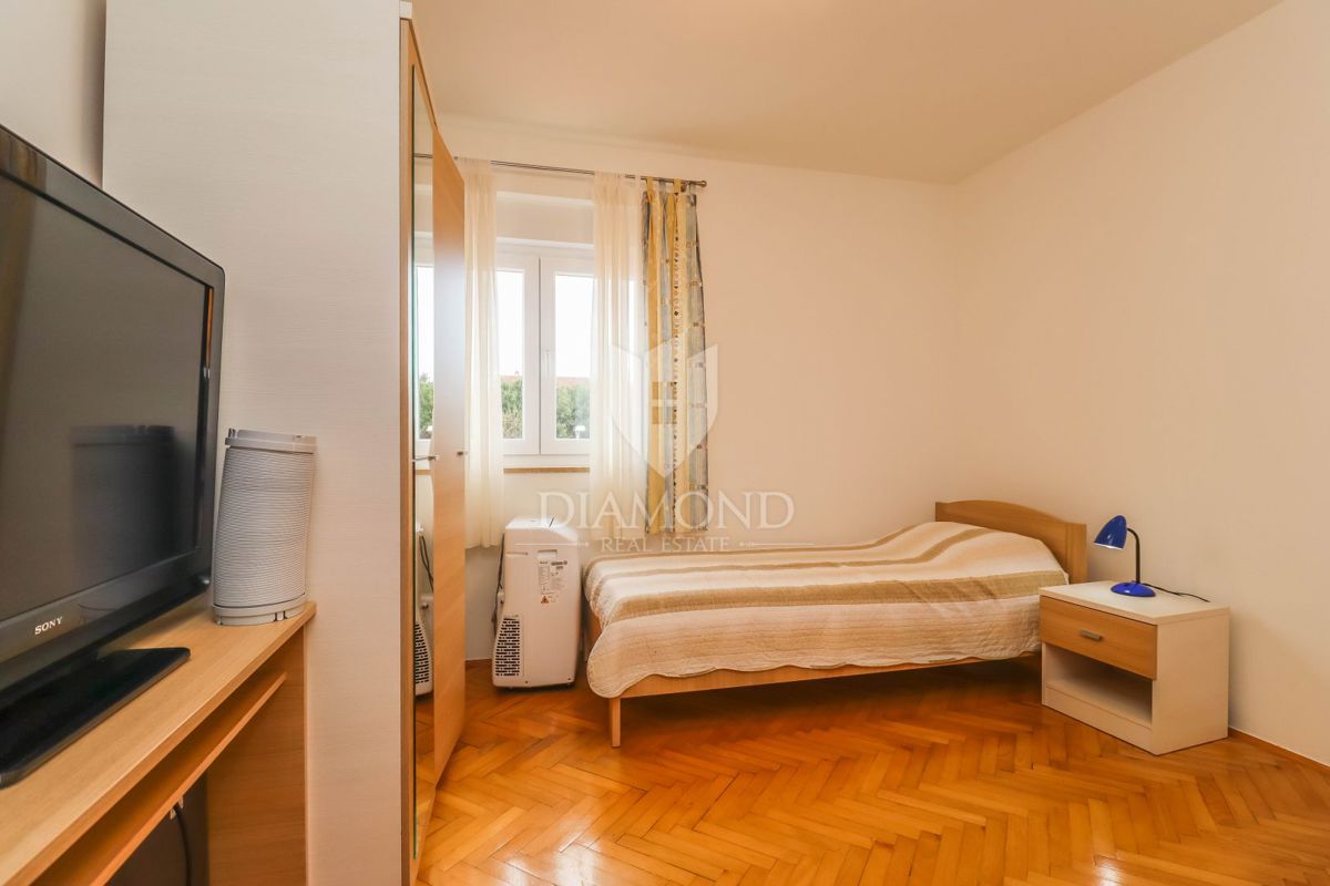 Pola, Veli Vrh, casa con piscina, garage e terrazza