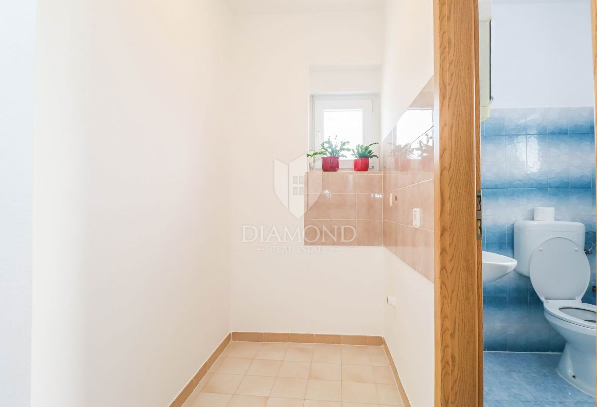 Pola, Veli Vrh, casa con piscina, garage e terrazza