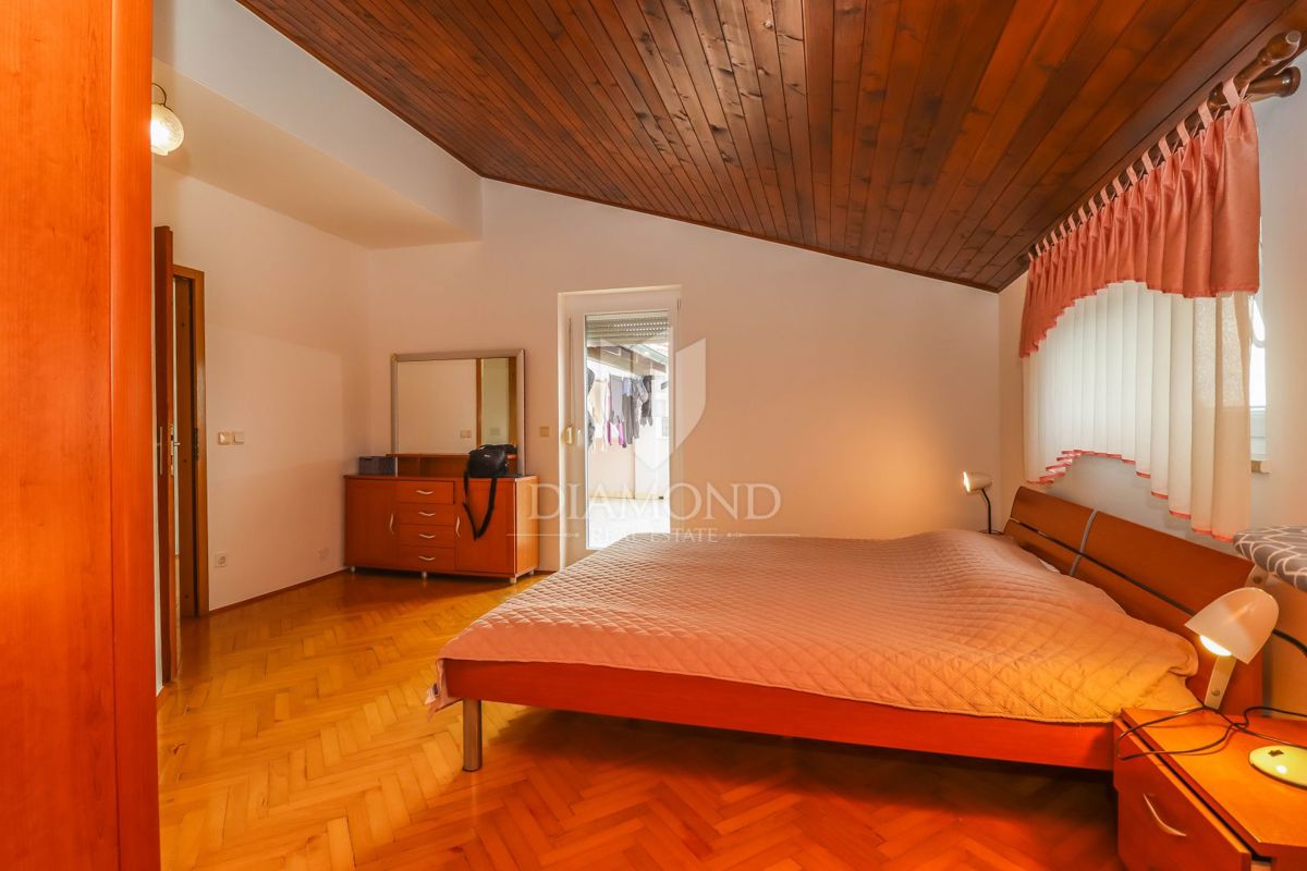 Pola, Veli Vrh, casa con piscina, garage e terrazza